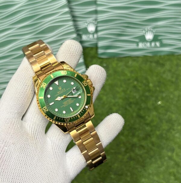 Rolex Submariner – Superlative Chronometer Officially Certified – Gold Green Ton